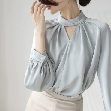 Long sleeves silky blouse